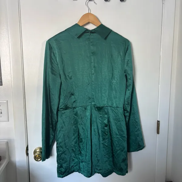 Lulus Elevated Persona Emerald Green Satin Collared Skort Romper Size Medium - Image 4