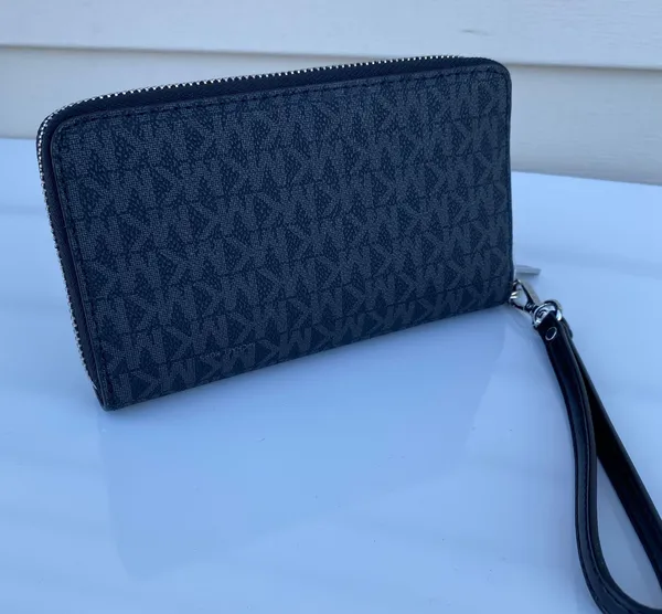 Michael Kors JST LG Flat MF Phone Wallet/Wristlet - Black - Image 2