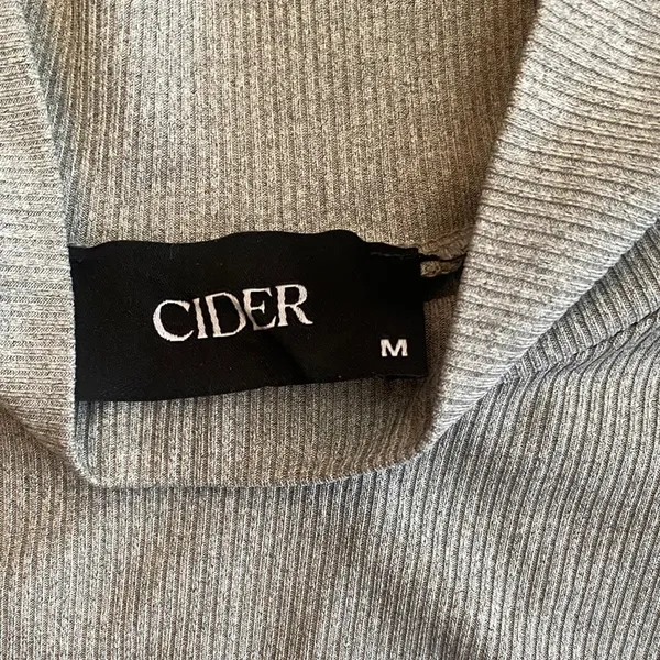 ❤️Cider Gray Sleeveless Bodysuit - Image 2