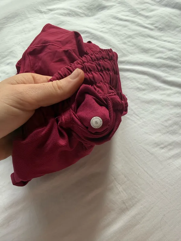 Lululemon Shorts Hotty Hot 2.5" - Image 3