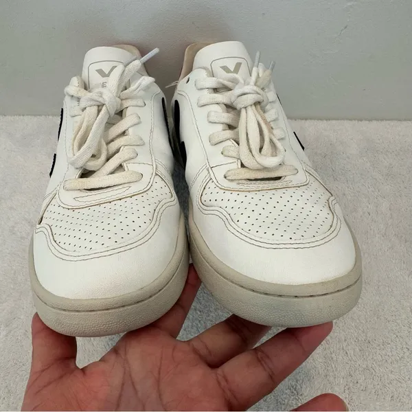 Veja V-Sneakers in Colorblock size 9 - Image 3
