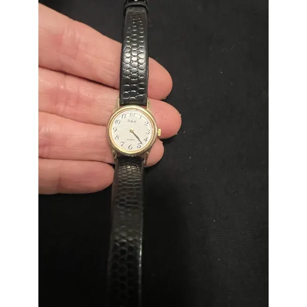 Pulsar Women's Gold Tone Embossed Leather Strap Watch Vintage - Image 4