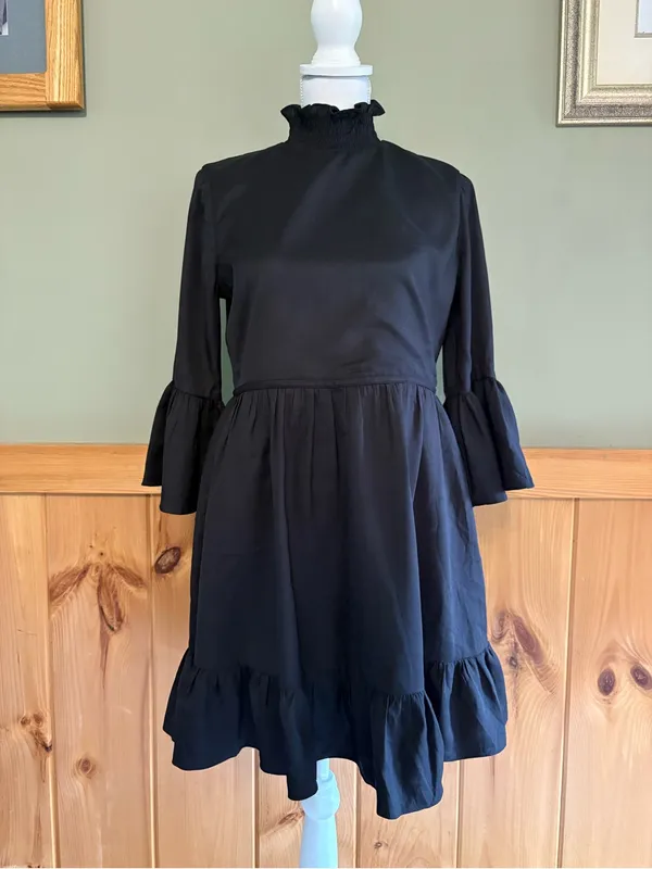 Alice + Olivia Aislyn black mock-neck mini dress w/ flutter sleeves Size 8 - Image 2