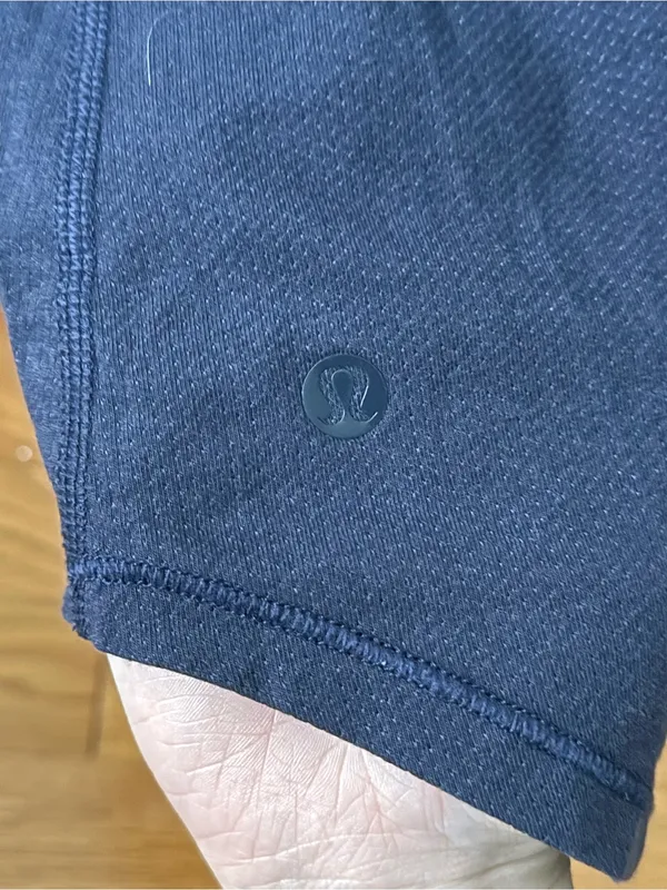 Lululemon Scoop Neck Tank in Navy - Image 4