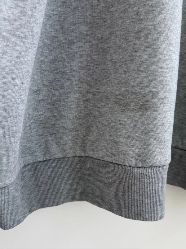 Gray off the shoulder sweatshirt Size XXL - Image 4
