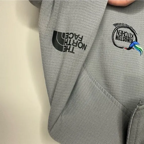 Women’s The North‎ Face Size Large Grey 1/4 Zip Lightweight Sweatshirt - Image 3