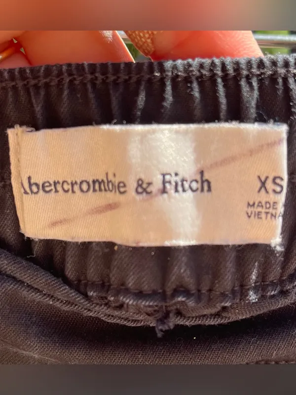 Abercrombie & Fitch Women’s Black High Waist Pleated Front Shorts Sz XS Preppy - Image 2