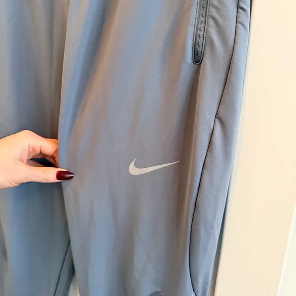 Nike Dri Fit Women's Gray Running Joggers Elastic Waist Draw Strings Size Medium - Image 4