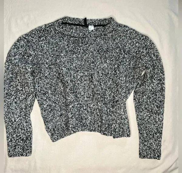 H&M Divided Black Marled Knit Pullover Crop Sweater Size M Long Sleeve - Image 2