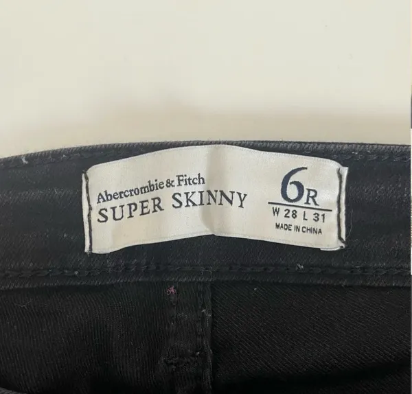 Abercrombie & Fitch Super Skinny Jeans Black Mid-rise Denim - Image 9