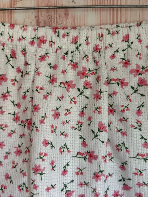 Cha Cha White Daphne Pink Ditsy Floral Print Stretch Lounge Shorts Size M - Image 5