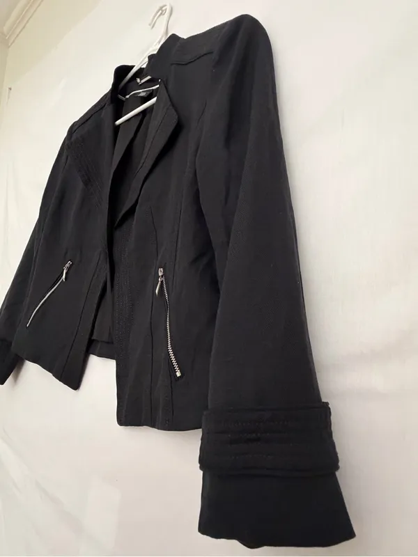 White House Black Market Women’s Black Blazer Size 8 Excellent Used(A829) - Image 4