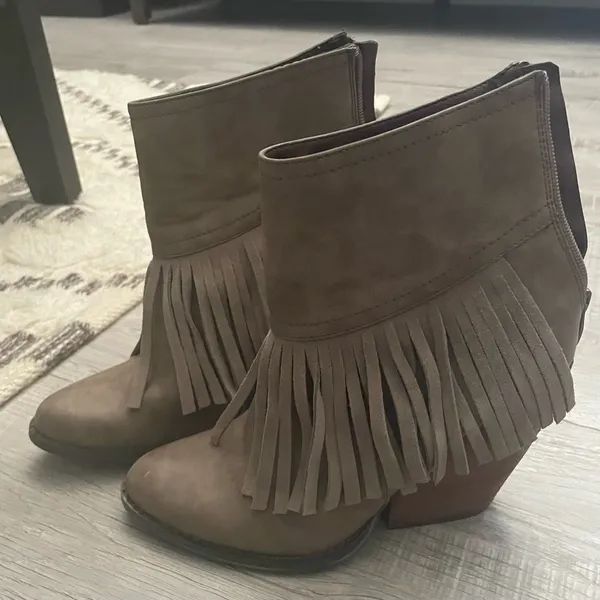 Source Unknown Brown Ankle Boots with Fringe Detail - Image 3