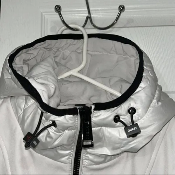 Guess White Lightweight Puffer Belted
Jacket(Size Small) - Image 3