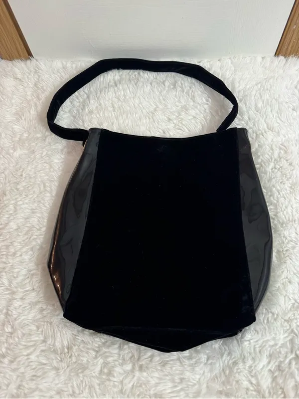 Carolina Herrera Good Girl Black Shoulder Tote with Velvet Front - Image 15