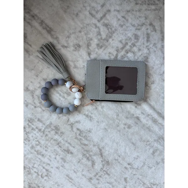 Grey Vegan Leather Card Holder Wallet with Silicone Bead Wristlet‎ Keychain - Image 2