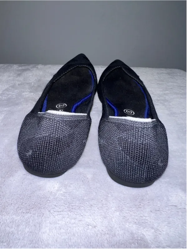 Women's Rothy's Pointed Toe Flats Size 9 Grey Black Camo - Image 4