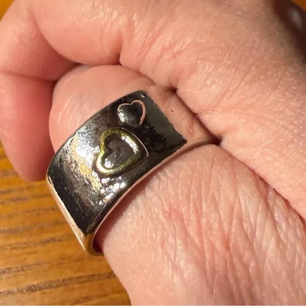 Silver-tone Hammered Chunky Ring with Heart Detail Size 12 - Image 5