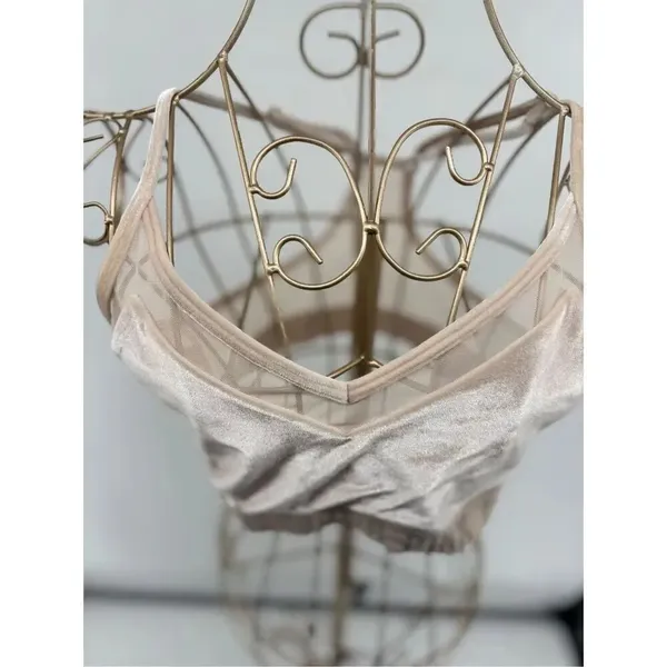 PINK Victoria's Secret Velvet Sports Bra Pullover Size Large Ivory - Image 9