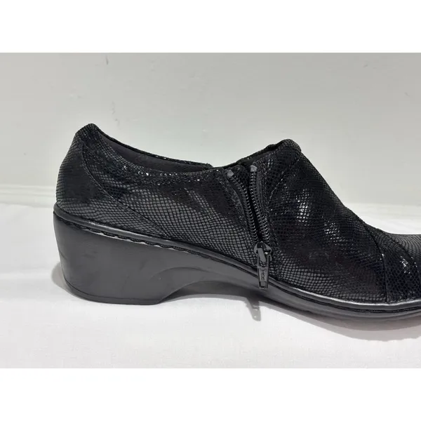 Clarks Collection Black Snakeskin Wedge Loafers Size 9 - Image 6