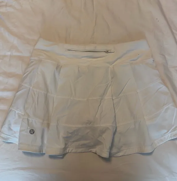 White Pace Rival Lululemon Mid-Rise Skirt - Image 2