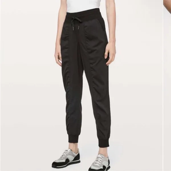 Lululemon Dance Studio Jogger size 2 - Image 7