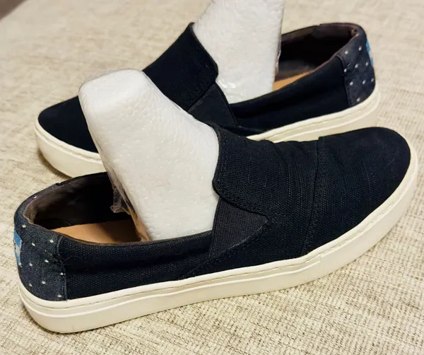 Toms Slip-On Black Canvas Shoes - Image 7