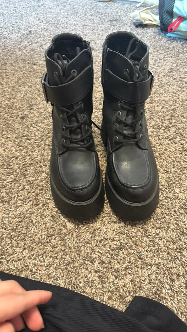 Black Boots Size 8 - Image 2