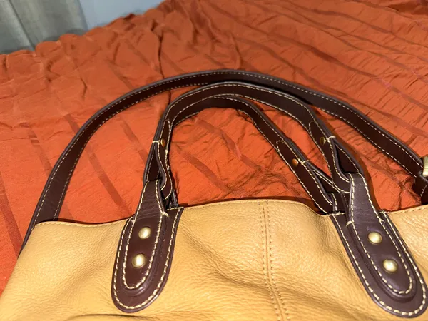 Vintage Isabella Fiore Slouchy Hobo Crossbody Bag Camel Brown Leather - Image 6