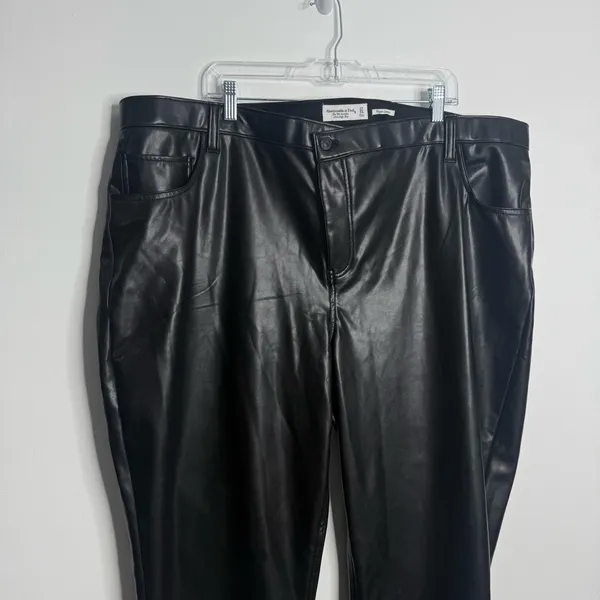 NEW Abercrombie & Fitch Curve Love 90's Straight Ultra High Rise Black 24 Plus - Image 3