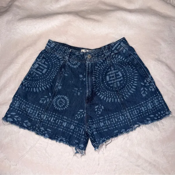 Free People We the Free Amelie Printed A-Line Denim Jean Shorts Size 27 - Image 2