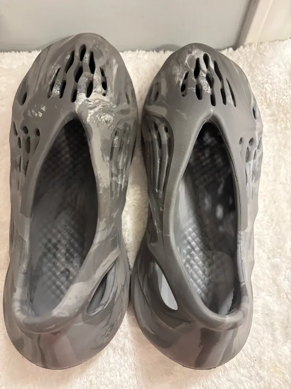 Adidas Foam Rubber Shoes Sz9 Gray Size 9 - Image 7