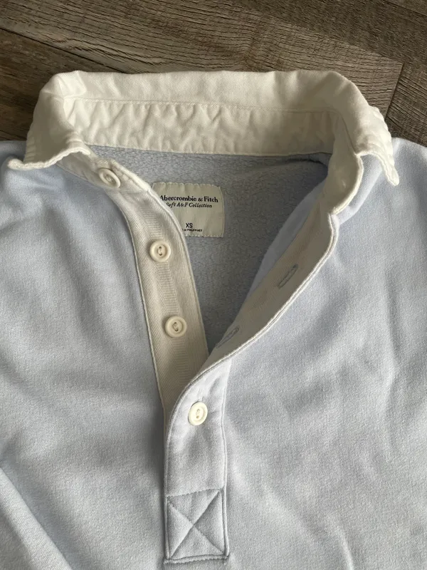 Abercrombie Cropped Sweatshirt - Image 2