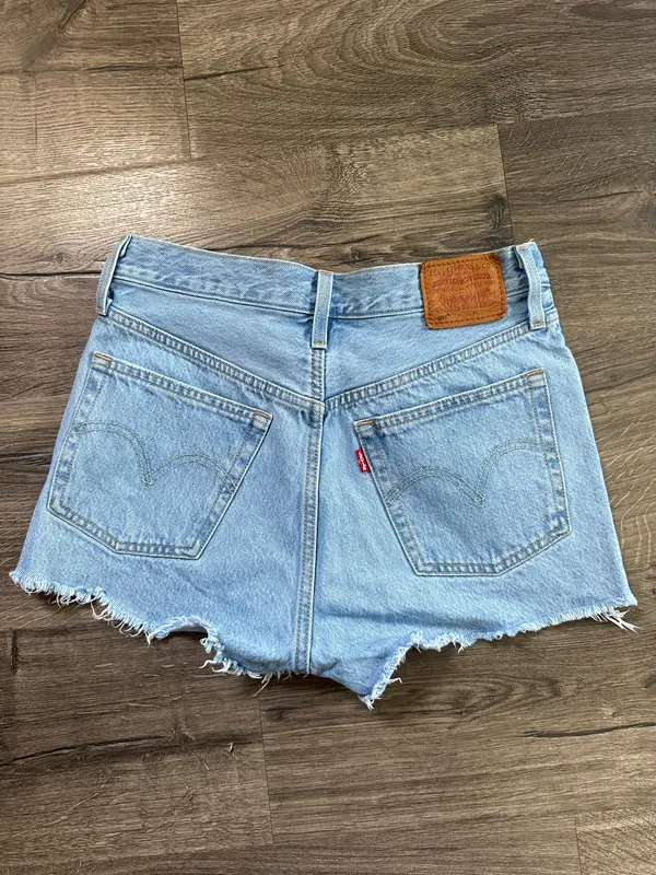 Levi’s 501 Shorts - Image 5