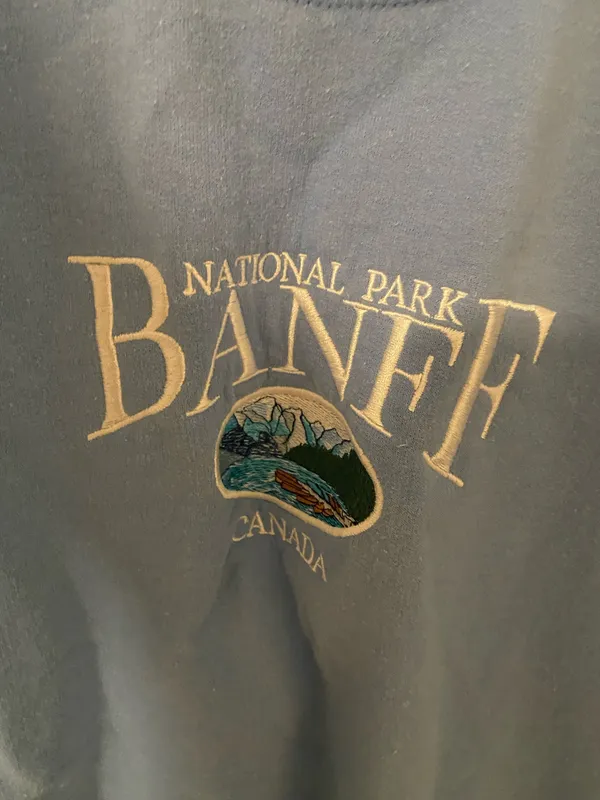 Gildan Banff National Park Sweatshirt Small S - Image 2