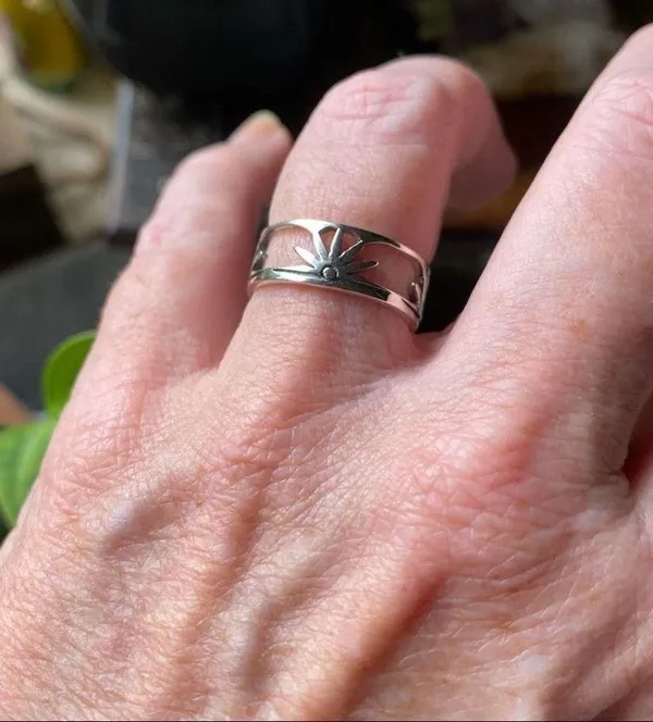 Sunrise Sterling Silver Band Ring Sizes 8,9 - Image 4