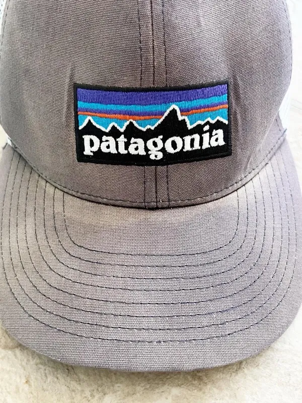Patagonia P-6 Logo LoPro Trucker Hat Gray White Mesh Snapback Y2K Gorpcore - Image 2