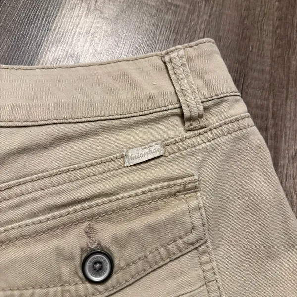 Unionbay Khaki Cargo Utility Shorts Tan Low Rise Y2K - Image 3