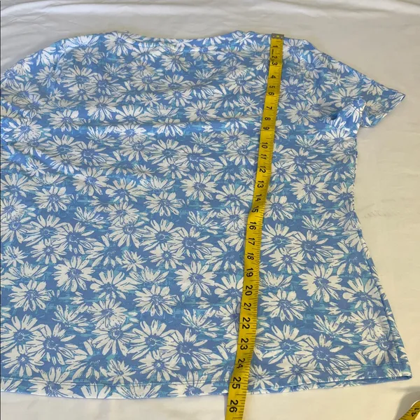 Blue Floral Short Sleeve Women's Top - Image 6