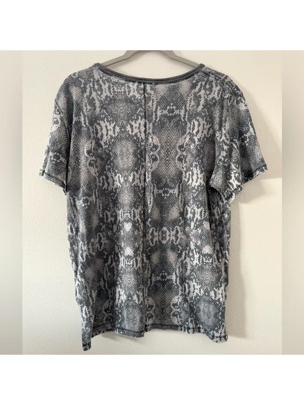 Free People Tourist Tee Black Combo Snake Print size medium - Image 3