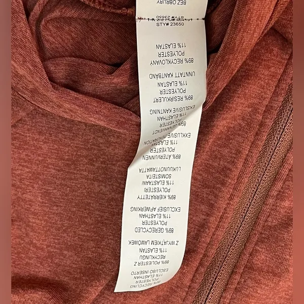 Patagonia women’s size small brick orange long sleeve half zip pullover - Image 10