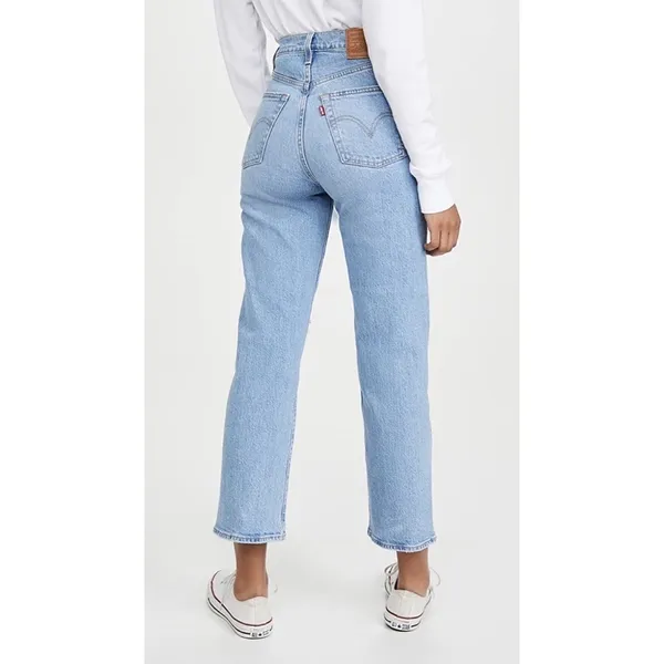 Levi’s Ribcage Straight Light Wash High Waisted Tango Fade Jeans - Image 4