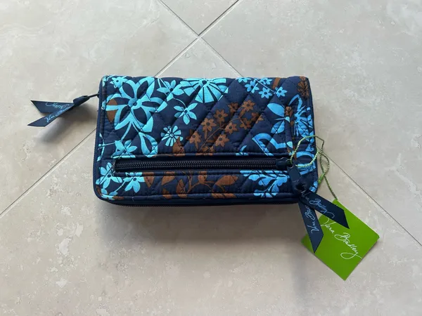 Vera Bradley Wallet - Image 3