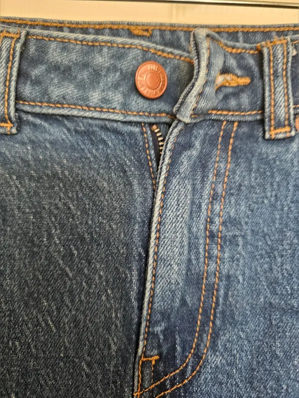 Pink Vs Jeans - Image 6