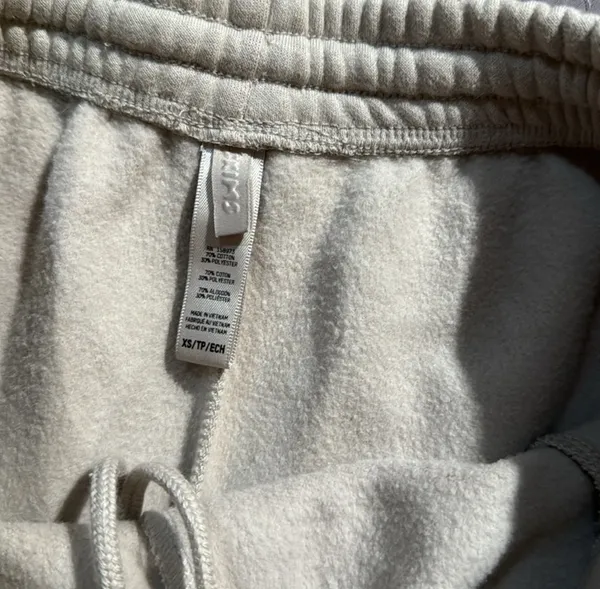 SKIMS SHORTS - Image 2