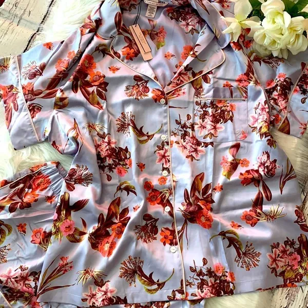 VICTORIA'S SECRET Satin Short Pajama’s Set - Image 3