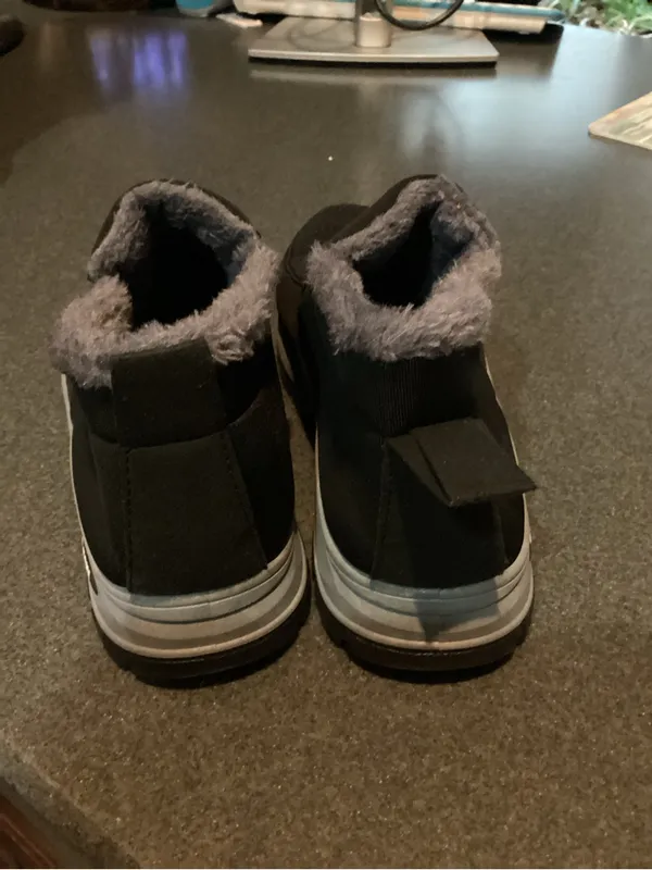 Womens Black Fleece-Lined Slip-On Shoes - Image 3