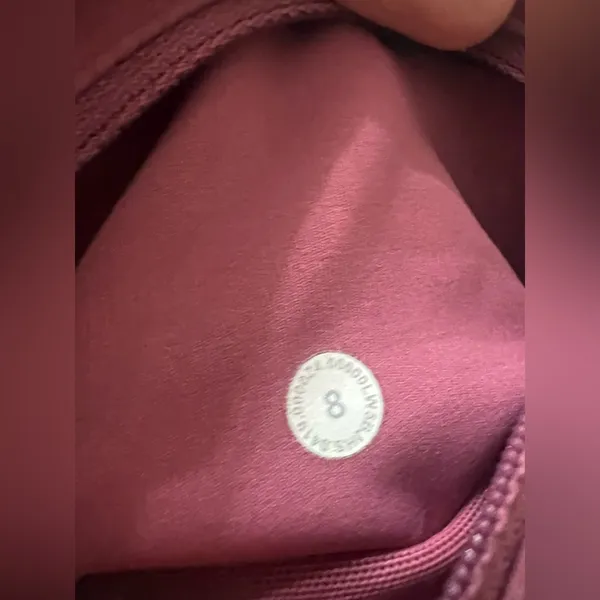Lululemon  Rose  Leggings size 8 read - Image 2