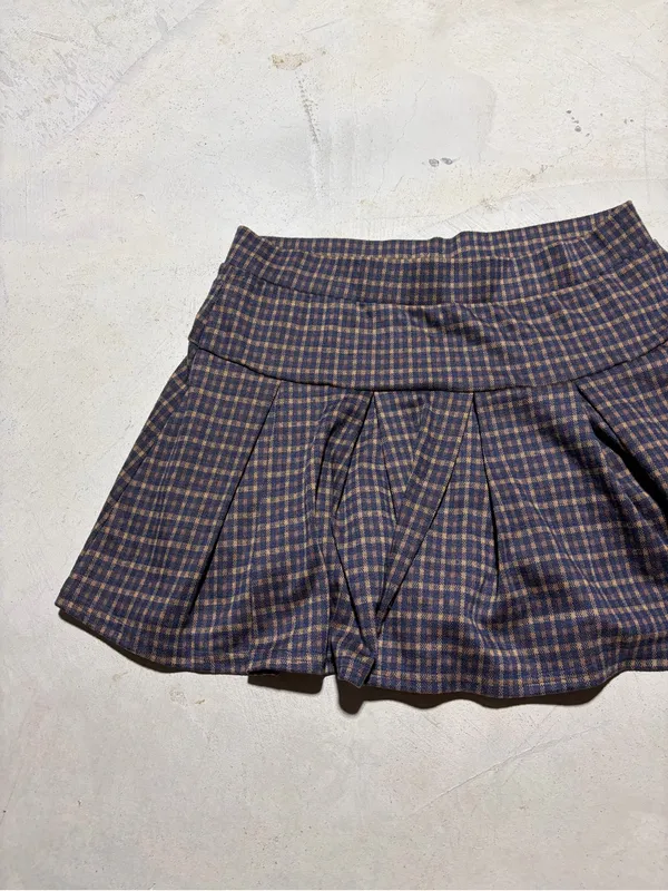 American Eagle Plaid Pleated Mini skort medium - Image 2