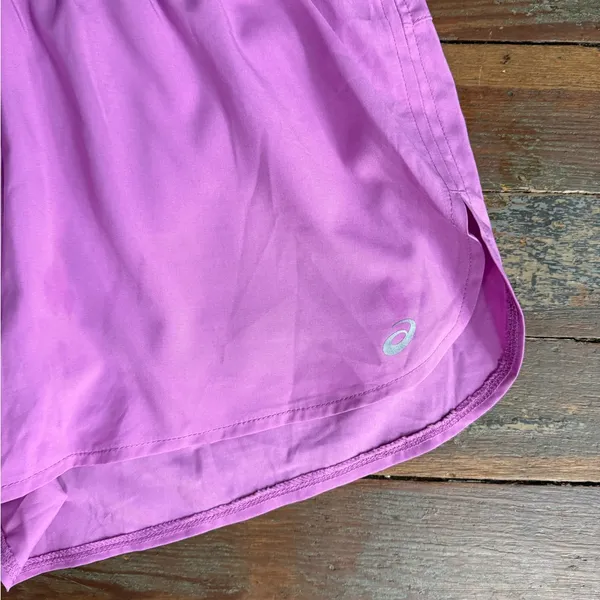 ASICS Womens 2.5” Purple Running Athletic Shorts Sz Med 🍄 - Image 4